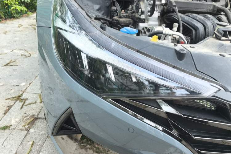 Used Hyundai Elantra 2021 1.5L CVT LUX Prestige Edition Right Front Headlight