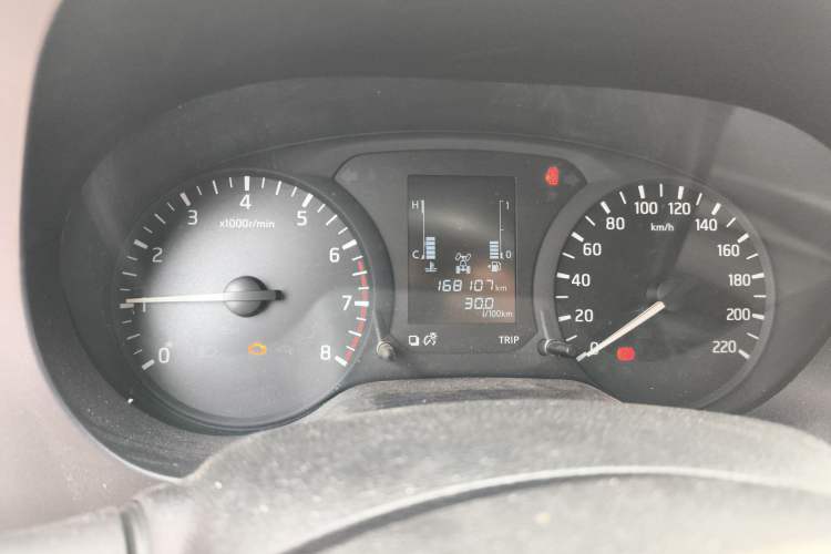 Used Nissan Navara 2017 2.5L Manual 4x4 Flagship Edition QR25