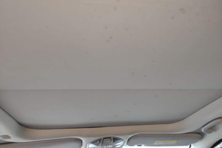 Used Hyundai Santa Fe 2013 2.4L Automatic Two-Wheel Drive Smart Version Headliner