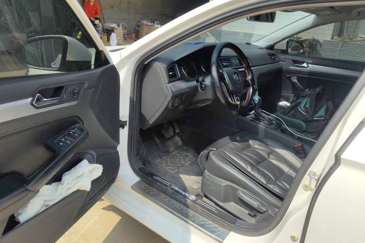 Used Volkswagen Lamando 2017 230TSI DSG Fashion Edition Driver Seat