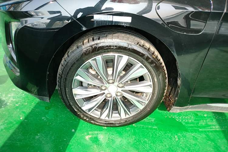 Used Hongqi E-QM5 2022 431 km Charge & Enjoy Edition
