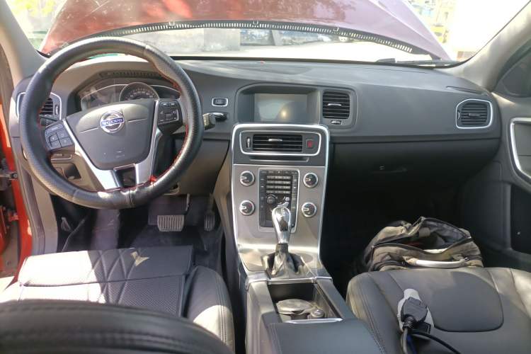 Used Volvo S60 2014 S60L 2.0T Zhiyuan Edition