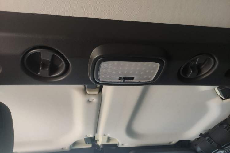 Used BAIC Off-Road BJ40 2023 2.0D Automatic Four-Wheel Drive Blade Hero Edition Adventurer Type Headliner