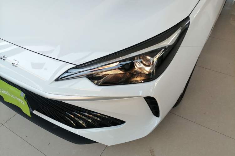 Used Roewe i5 2026 Model 1.5L Manual Comfort Version Left Front Headlight