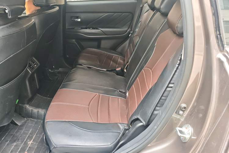 Used Mitsubishi Outlander 2019 2.0L Two-Wheel Drive Comfort Edition 5 Seats China VI Standard