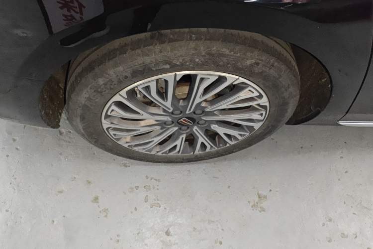 Used Hongqi H5 2023 2.0T Automatic Smart Connect Flagship Edition Right Rear Wheel Hub