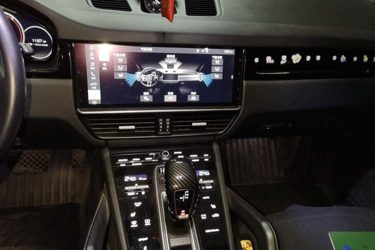 Used Porsche Cayenne 2018 Cayenne 3.0T Audio And AC Panel