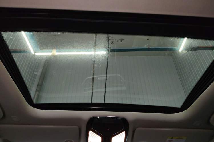 Used BMW 3 Series 2020 325Li First Edition Headliner