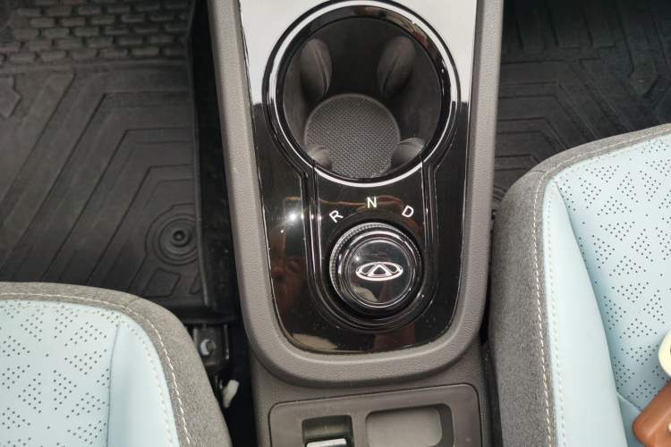 Used Chery New Energy Little Ant 2022 Revised Version Sweet Pink Edition Half-Sugar Version Lithium Iron Phosphate 30.7 kWh 30 kW 301 km