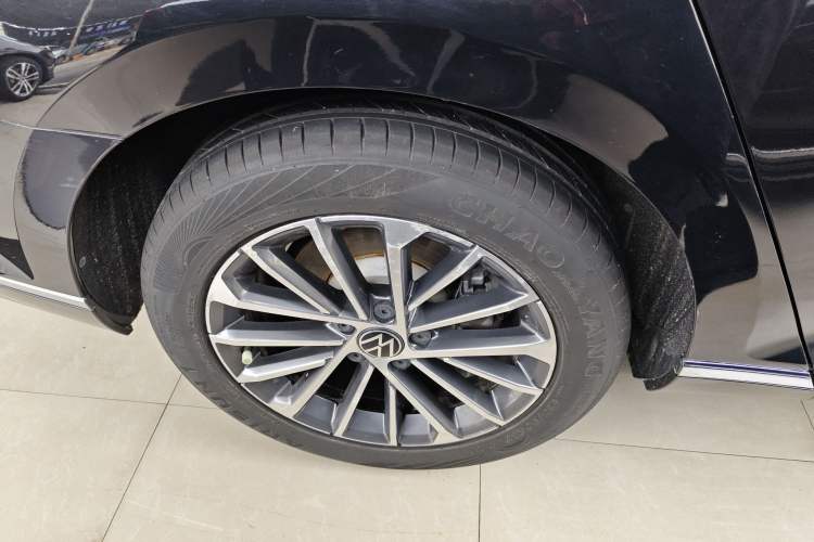 Used Volkswagen Magotan 2020 330TSI DSG Luxury Edition Right Rear Wheel Hub