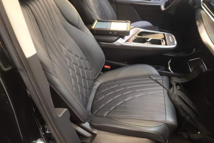 Used SAIC MAXUS G90 2022 2.0T Starry Seven-Seater