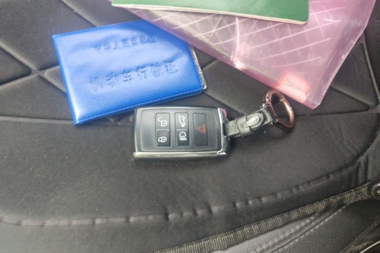 Used Land Rover Discovery Sport 2019 240 PS SE Version China VI Standard Vehicle Key