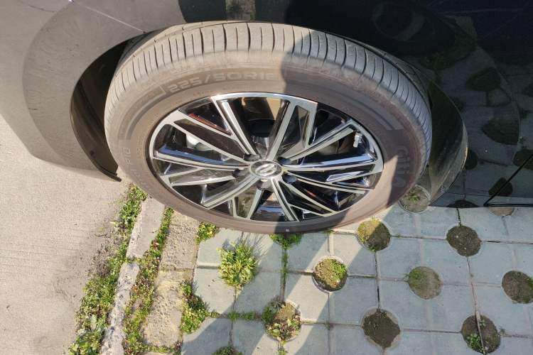 Used GAC Trumpchi E8 2024 Honor Series 2.0L Honor Edition Left Front Wheel Hub