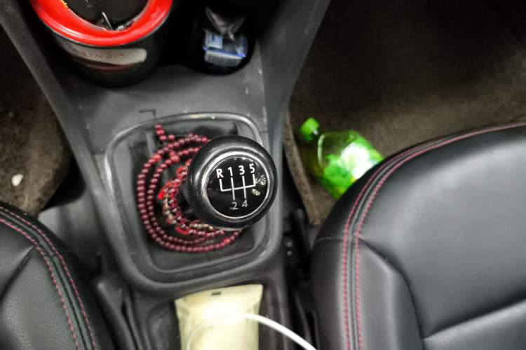 Used Volkswagen Polo 2013 1.4L Manual Fashion Edition Gear Lever