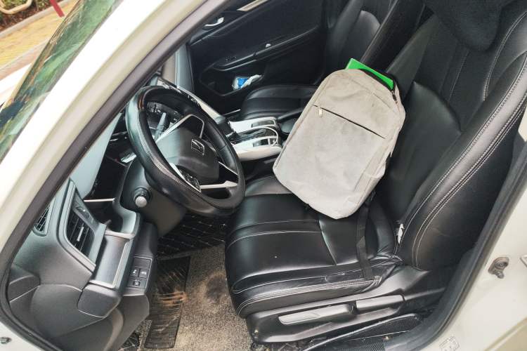 Used Honda Civic 2016 220TURBO CVT Luxury Edition Left Front Seat