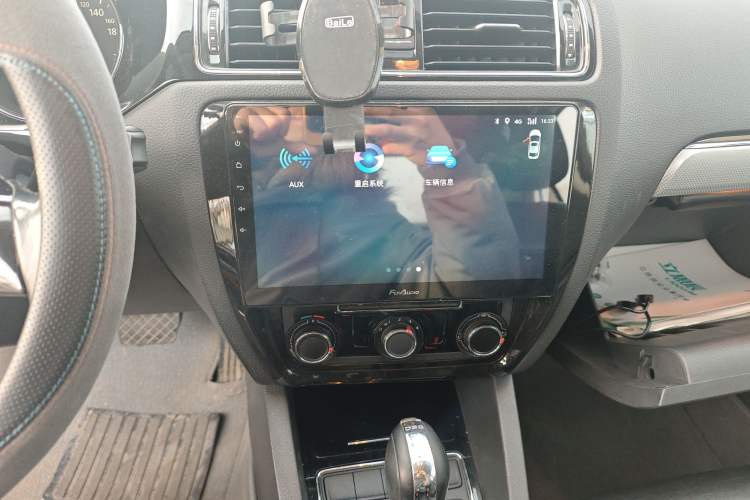 Used Volkswagen Sagitar 2015 230TSI Automatic Comfort Version