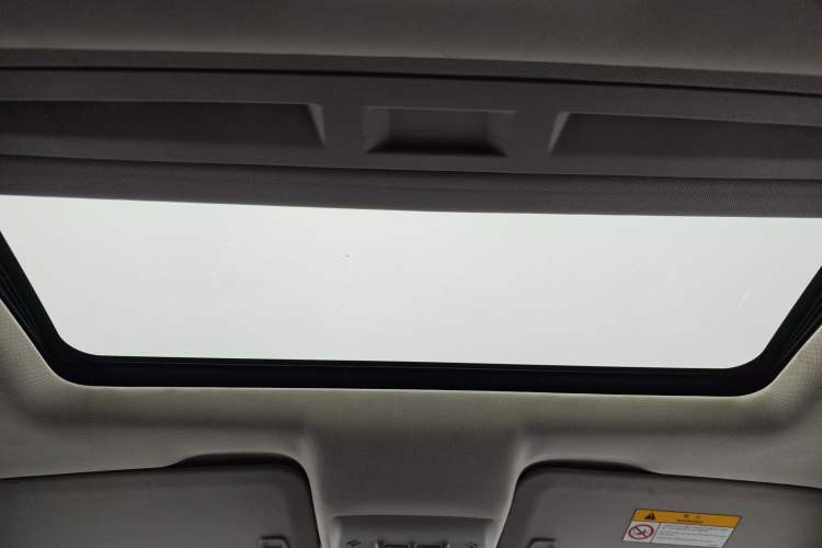 Used Buick Encore 2014 1.4T Automatic Two-Wheel Drive Urban Elite Model Headliner