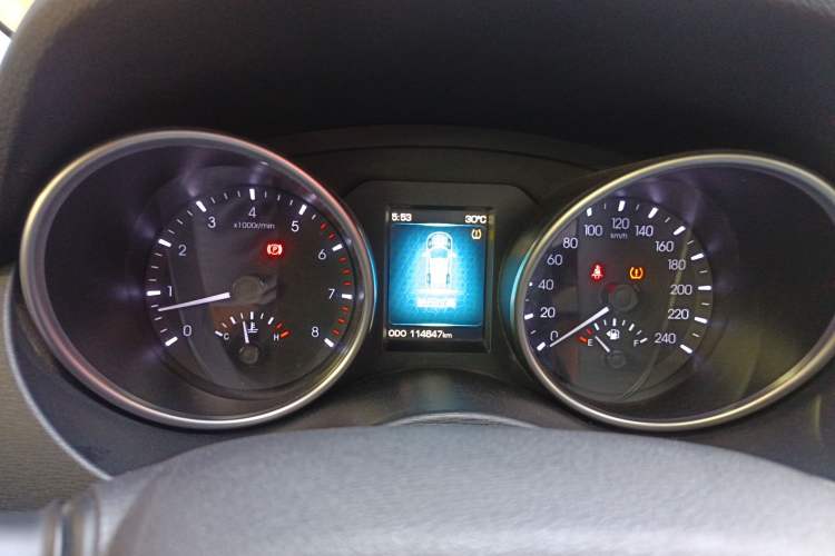 Used Haval H6 Coupe 2015 Blue Label 2.0T Manual Two-Wheel-Drive Elite Model Instrument Cluster