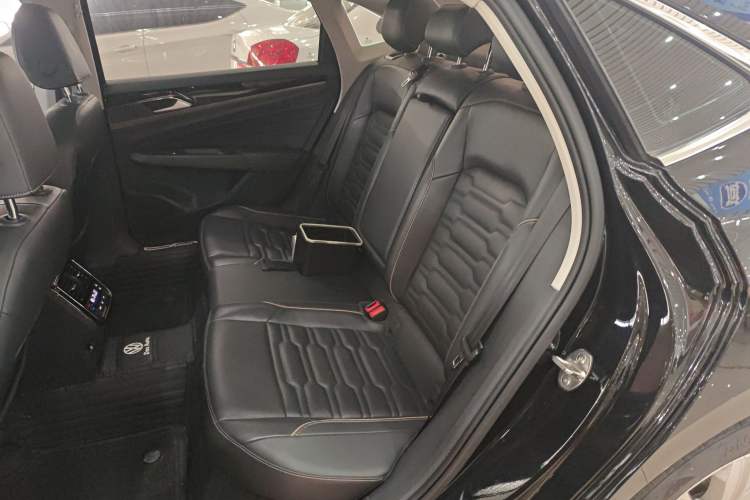 Used Volkswagen Passat 2020 Facelift 330TSI Elite Edition China VI Standard