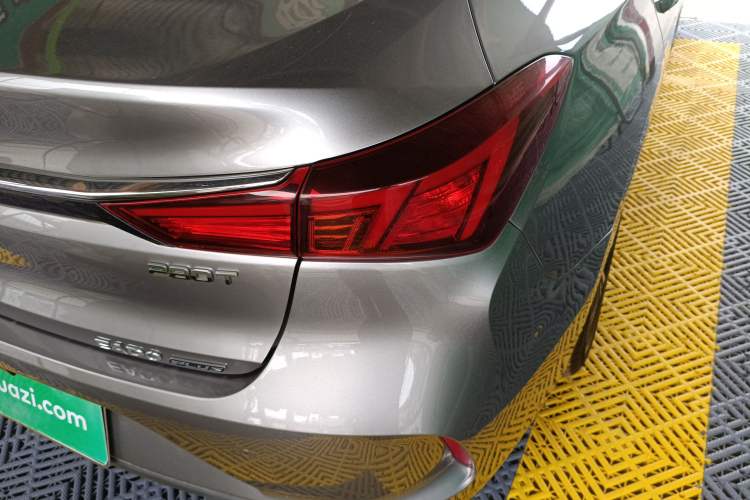 Used CHANGAN Eado 2020 PLUS Blue Whale NE 1.4T GDI DCT Prestige Model Right Rear Taillight