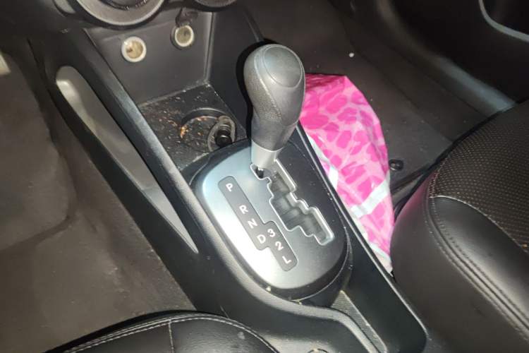 Used Kia K2 2012 Sedan 1.4L Automatic GLS Commemorative Edition Gear Lever