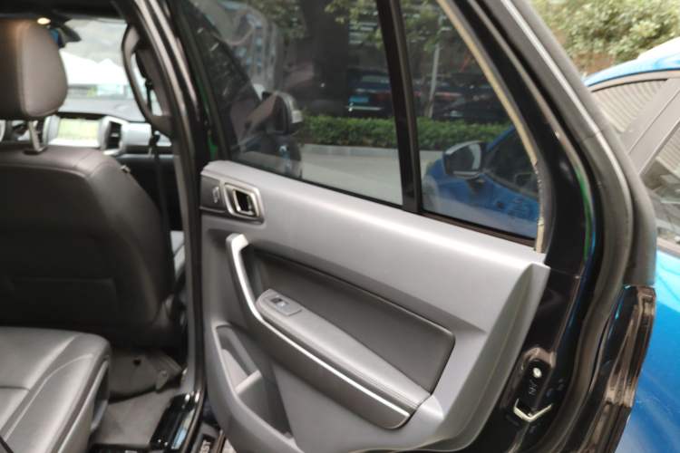 Used Ford Everest 2017 2.0T Gasoline Automatic 4x4 Luxury Edition 5 Seats
