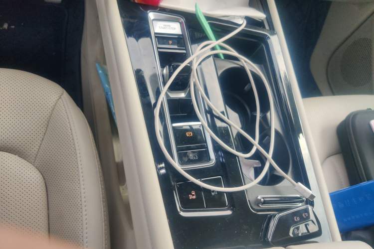 Used Volkswagen Viloran 2022 380TSI Luxury Edition
