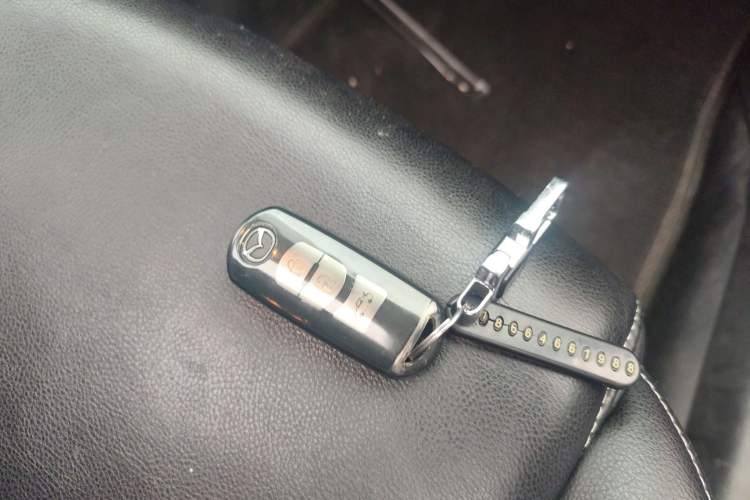 Used Mazda 3 Axela 2017 Sedan 1.5L Automatic Luxury Model Emission Standard China V
