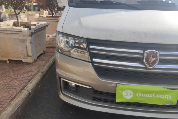 Used Jinbei New Hiace X30L 2024 Wealth Edition Passenger Van 5/6/7 Seater Front-Mounted Air Conditioning