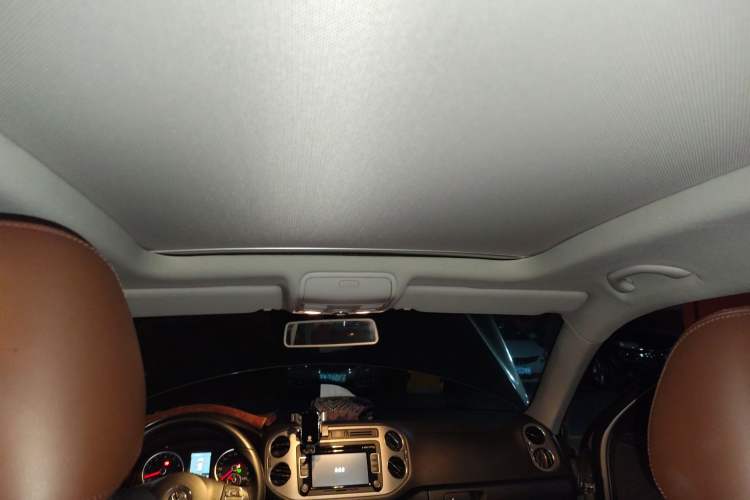 Used Volkswagen Tiguan 2013 1.8TSI Automatic Two-Wheel Drive Luxury Model Headliner