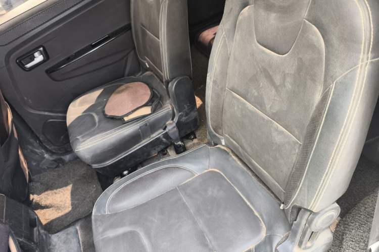 Used Dongfeng Fengon 330 2019 1.5L 330S Manual Comfort Version China VI Standard Left Rear Seat