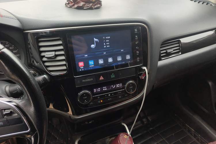 Used Mitsubishi Outlander 2018 2.0L Two-Wheel Drive Glory Edition 5 Seats