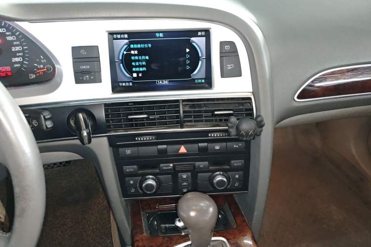 Used Audi A6L 2010 2.4L Technology Edition Audio And AC Panel