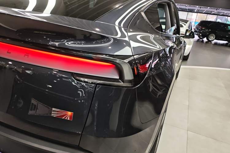 Used Tesla Model Y 2025 Long-Range All-Wheel Drive First Edition