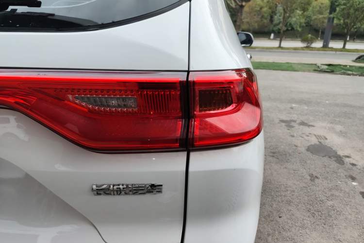 Used Haval M6 2021 PLUS 1.5T Manual Luxury Smart Connectivity Model