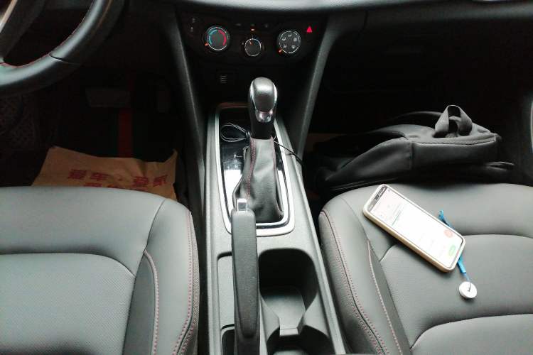 Used Chevrolet Monza 2019 Redline 320T Dual-Clutch Sporty Version China VI Standard Gear Lever