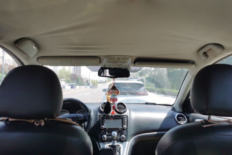 Used Haval H6 2013 Upgraded Model 1.5T Manual Two-Wheel Drive Elite Version Headliner