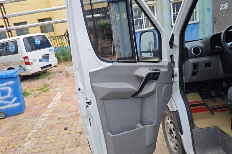 Used JAC Sunray 2022 2.0T Fuel-Efficient King PLUS Express Version Short Wheelbase 6-7 Seater – HFC4DB3-2E4
