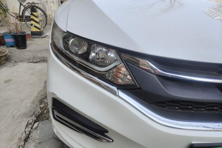 Used Honda Jade 2017 1.8L automatic Comfort version 5 seats
