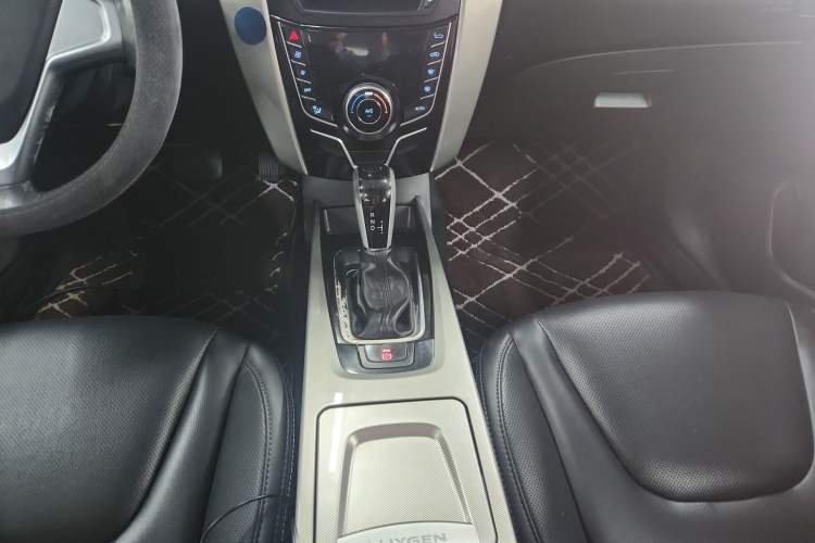 Used Luxgen U6 SUV 2015 1.8T Fashion Edition Gear Lever