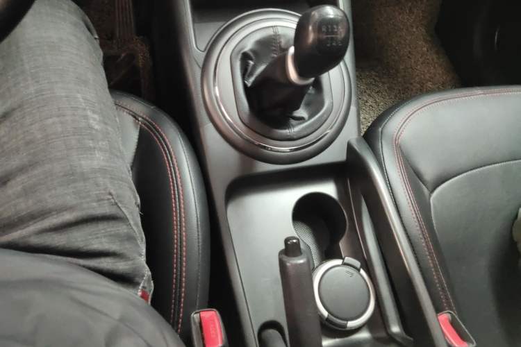 Used Kia Sportage R 2015 2.0L Manual Two-Wheel Drive GL Model