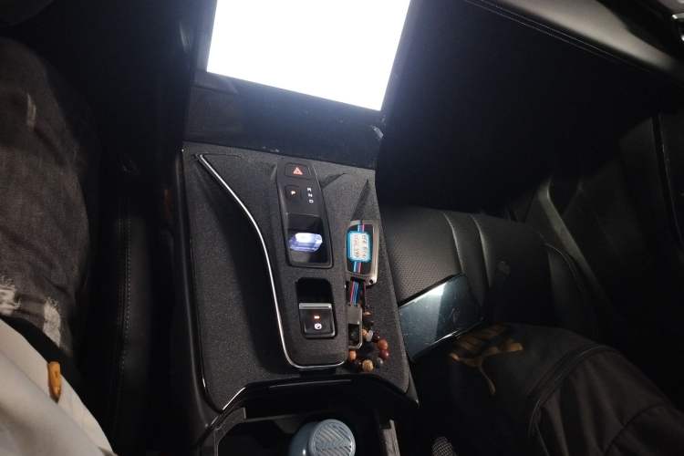 Used Dongfeng Aeolus Mage 2023 DH-i 1.5T Luxury Edition
