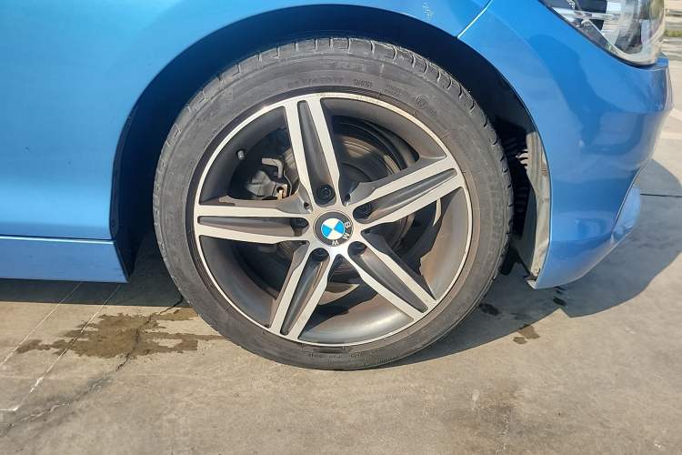 Used BMW 1 Series 2018 118i Sport Design Package Right Front Wheel Hub