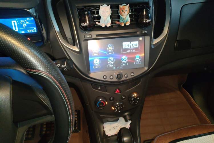 Used Chevrolet Trax 2014 1.4T Automatic Two-Wheel Drive Comfort Version Audio And AC Panel