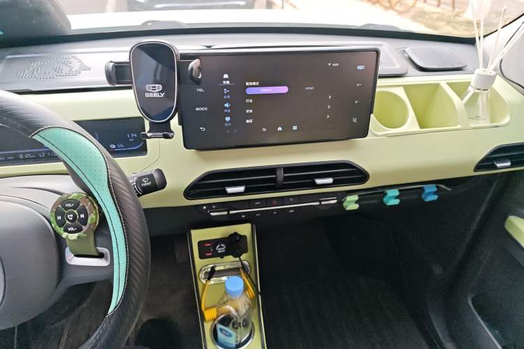 Used Geely Galaxy Panda 2024 Panda Mini 200km Endurance Bear