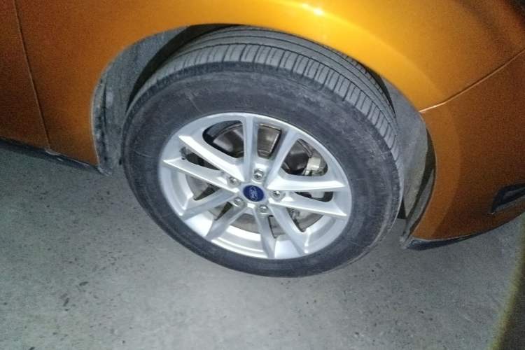 Used Ford Focus 2015 Hatchback 1.6L Automatic Fashion Edition
