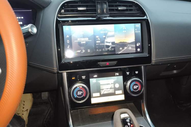 Used Jaguar XEL 2021 2.0T 250 PS R-DYNAMIC S Advanced Sport Edition Audio And AC Panel