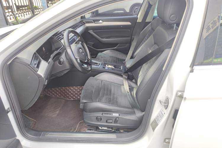 Used Volkswagen Variant 2017 380TSI Two-Wheel Drive Comfort Edition
