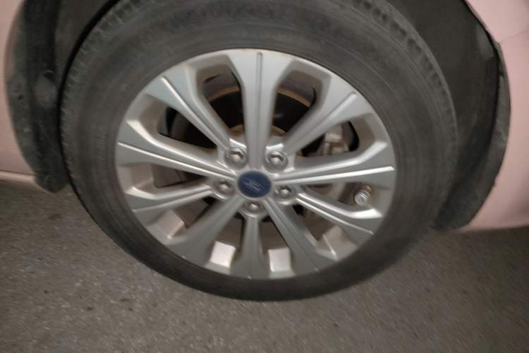 Used Ford Escort 2015 1.5L Automatic Fashion Model