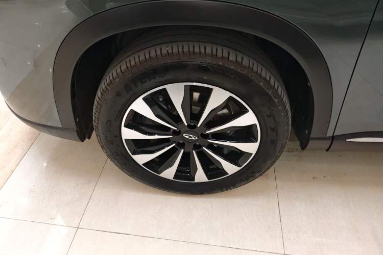 Used Chery Tiggo 8 PLUS 2025 290TGDI DCT Prestige 5-Seater
